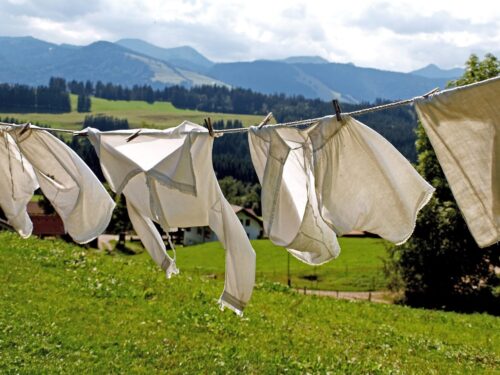 De l'eau de cologne sur les draps